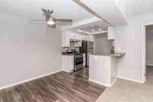 featured image of 3800 W Devonshire Ave