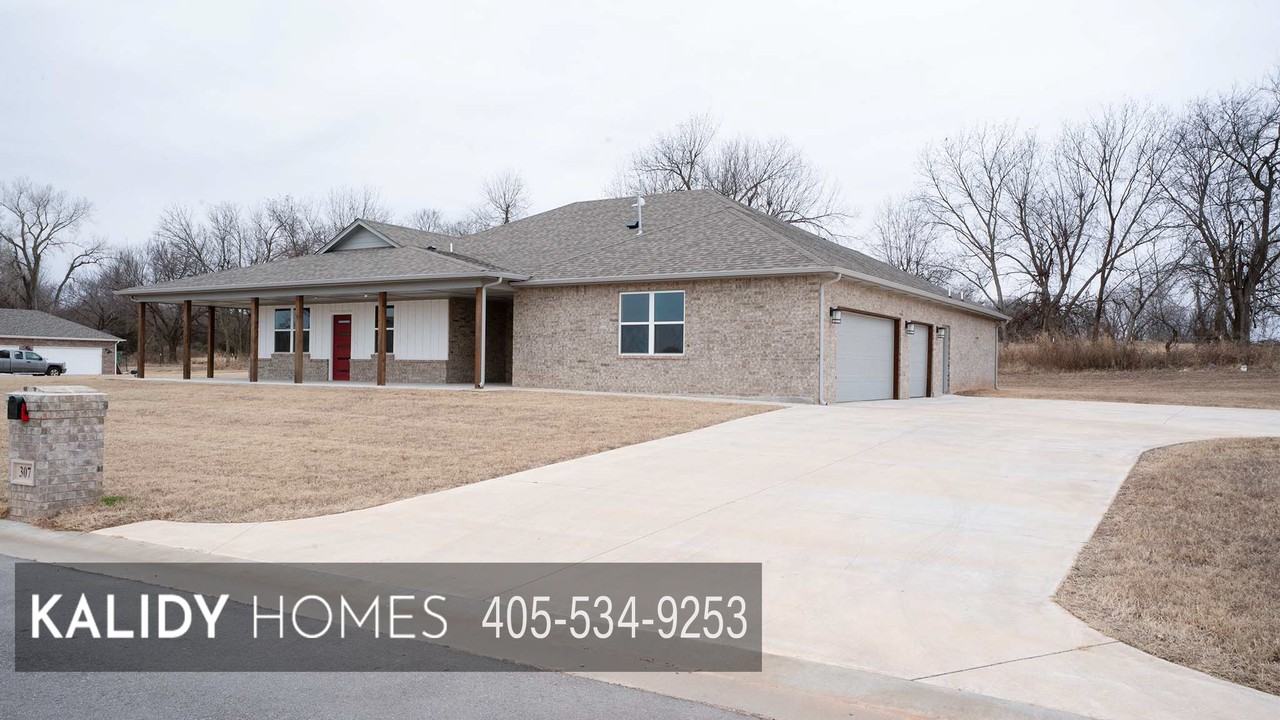 307 Kirks Holw #1 - Photo 3 of 50