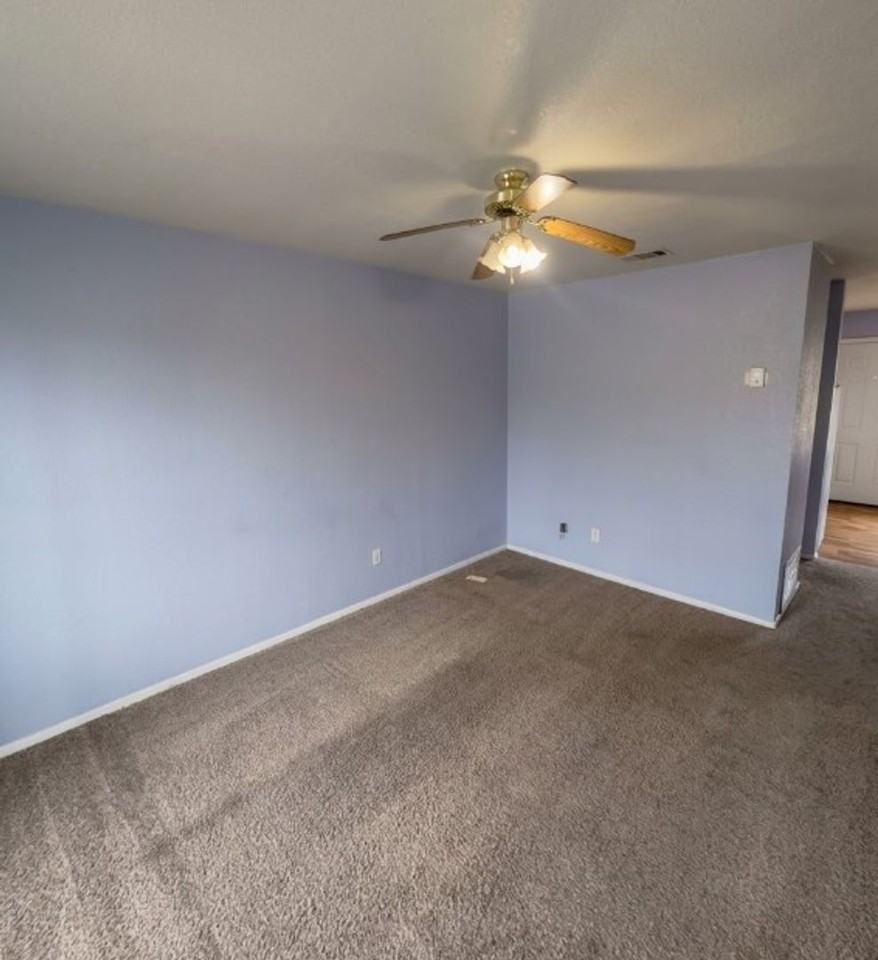 1105 Leslie Cir #C - Photo 4 of 8