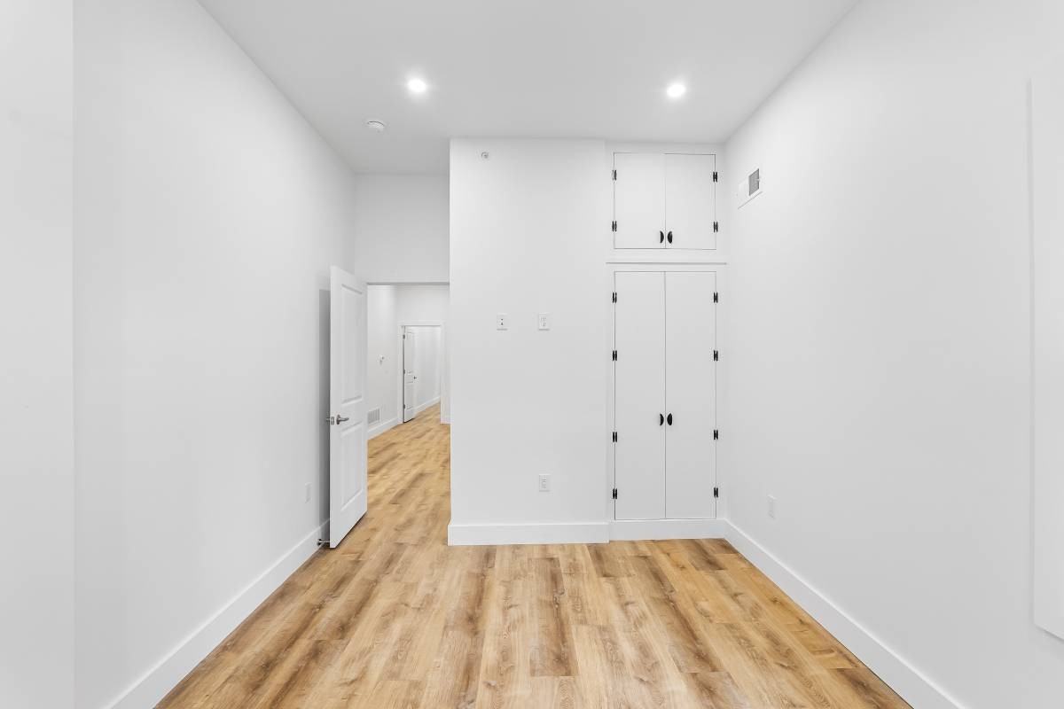 440 W Queen Ln #1 - Photo 4 of 11