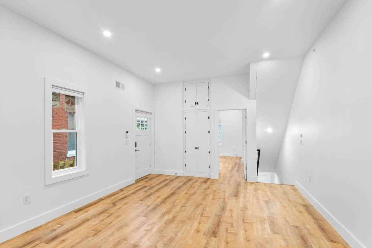 440 W Queen Ln #1 - Photo 5 of 11