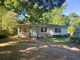 featured image of 5207 Azalea Cir S