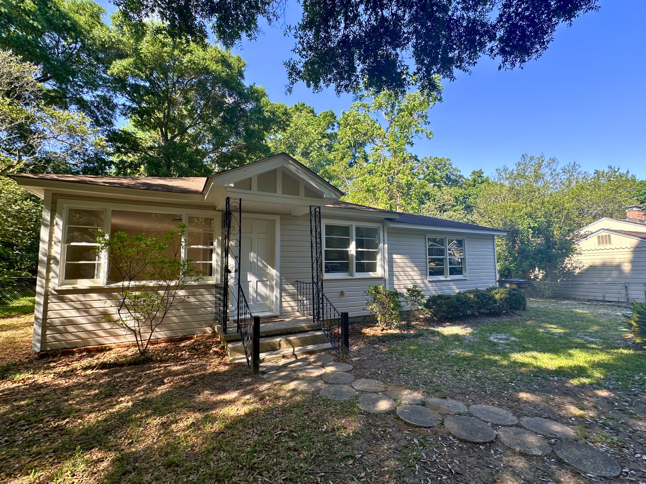 5207 Azalea Cir S - Photo 2 of 31