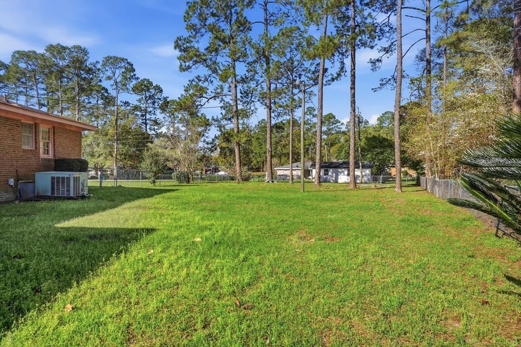 2101 Goldendale Ln #1 - Photo 3 of 33