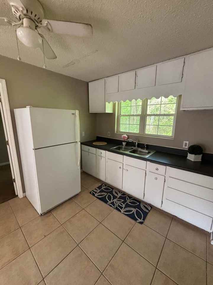 115 Pindal Cir - Photo 3 of 22