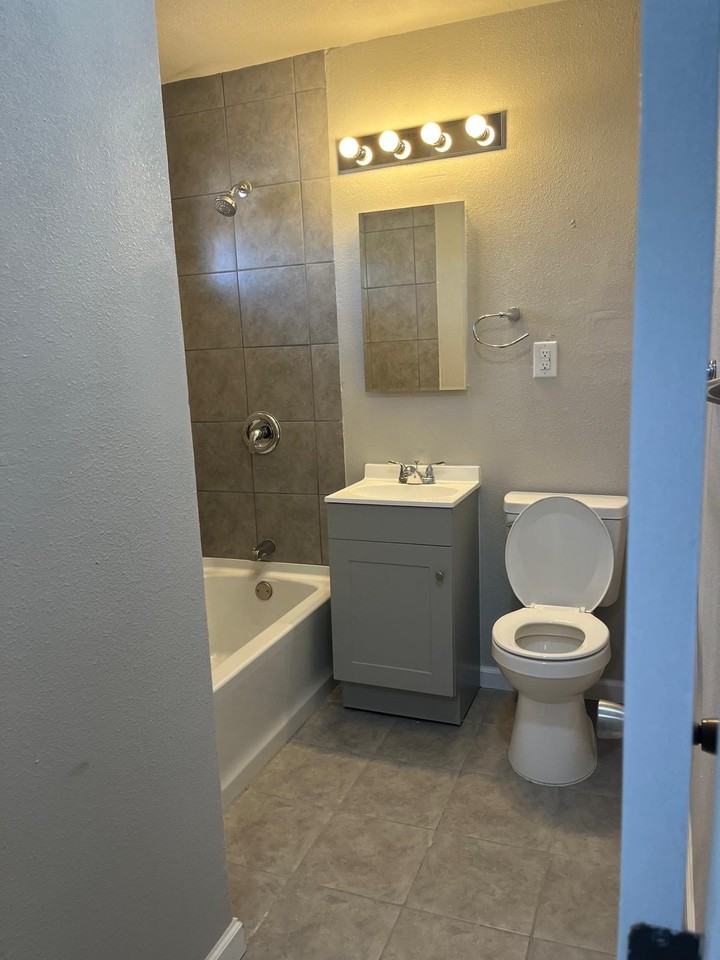 109 G St #4 - Photo 7 of 8