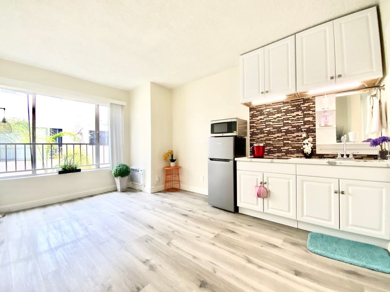 Wilshire Occidental (wil54) - Photo 2 of 2