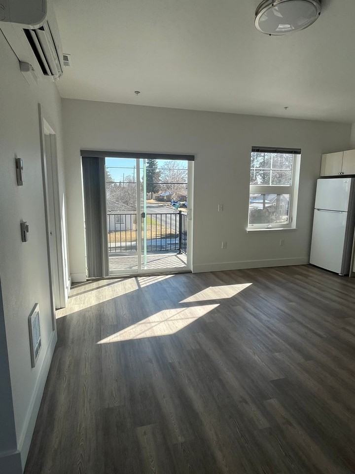 Peak Apartments/Ariserem-011 - Photo 4 of 20
