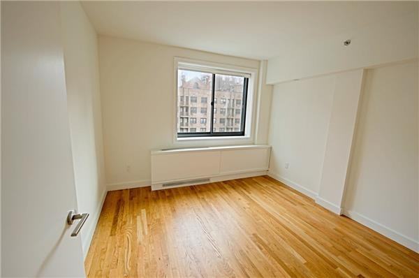 101 W 15th St - Photo 3 of 6