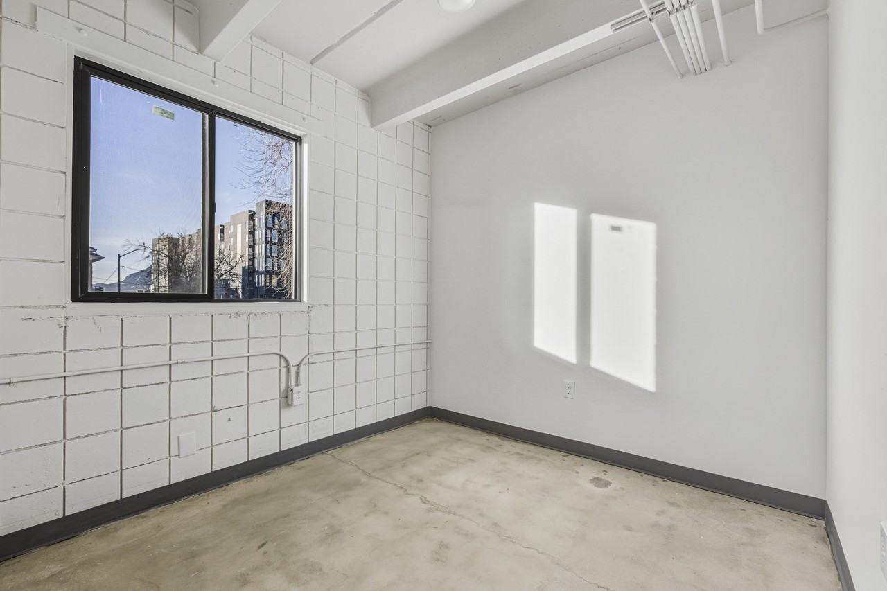 415 South Weber Street - 1Unit 1 #1 - Photo 2 of 8