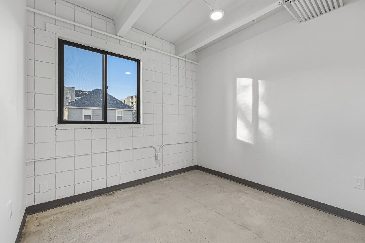 415 South Weber Street - 1Unit 1 #1 - Photo 5 of 8