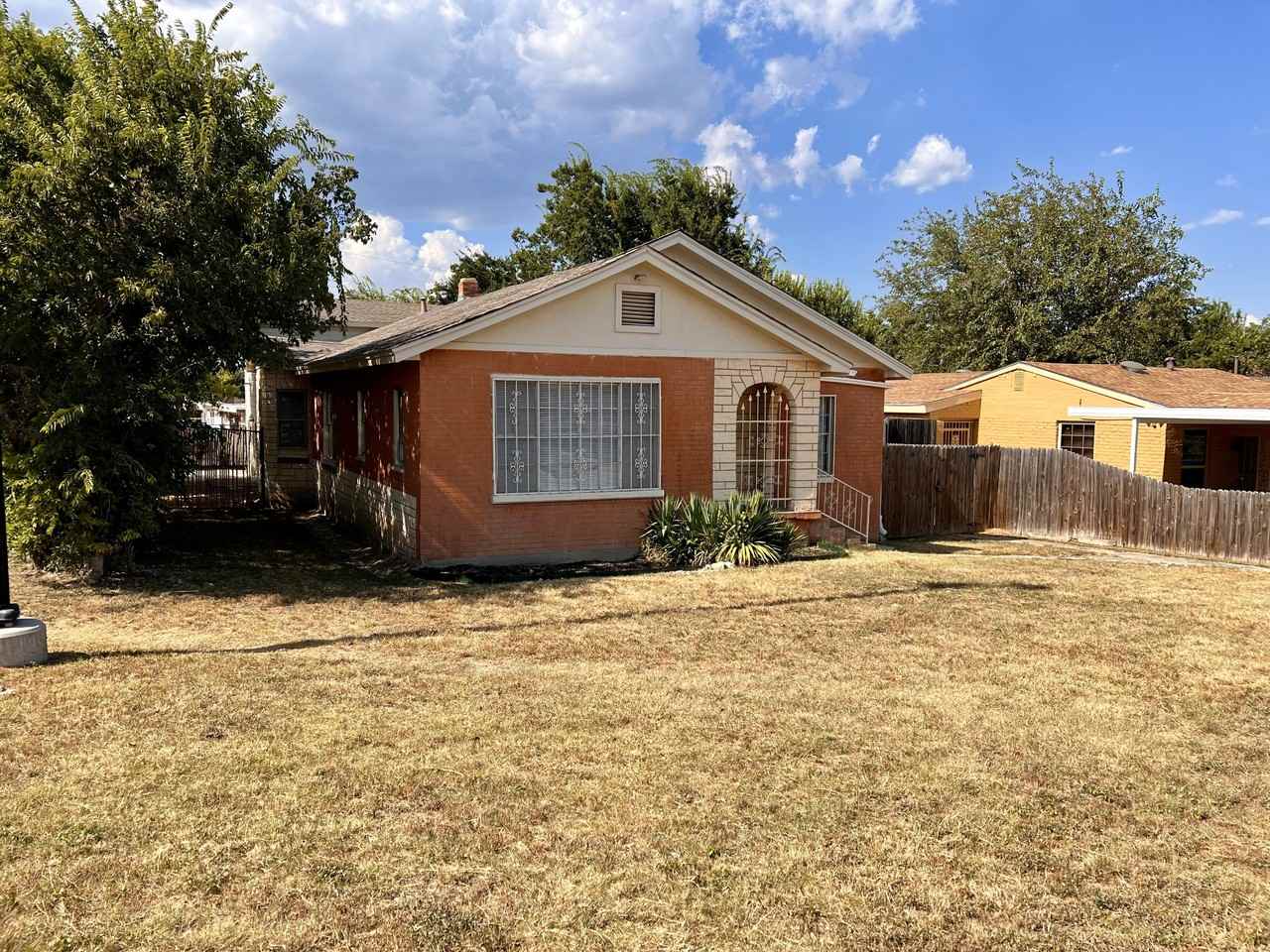 5638 Curzon Ave #1 - Photo 2 of 31