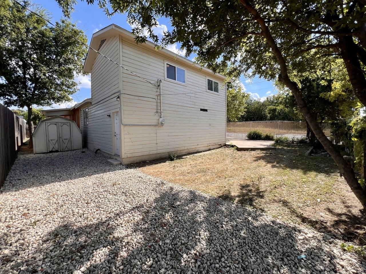 5638 Curzon Ave #1 - Photo 5 of 31