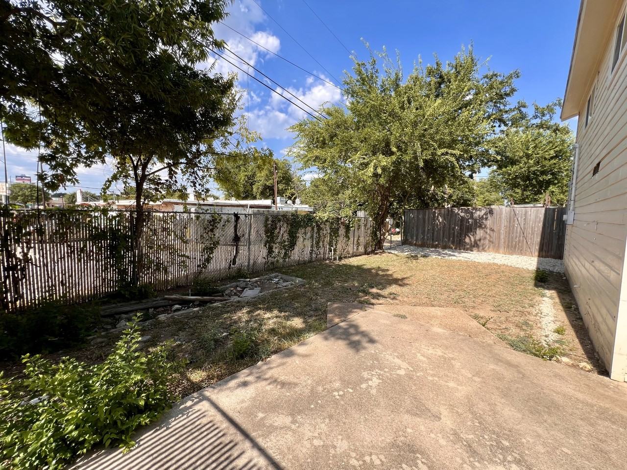 5638 Curzon Ave #1 - Photo 6 of 31