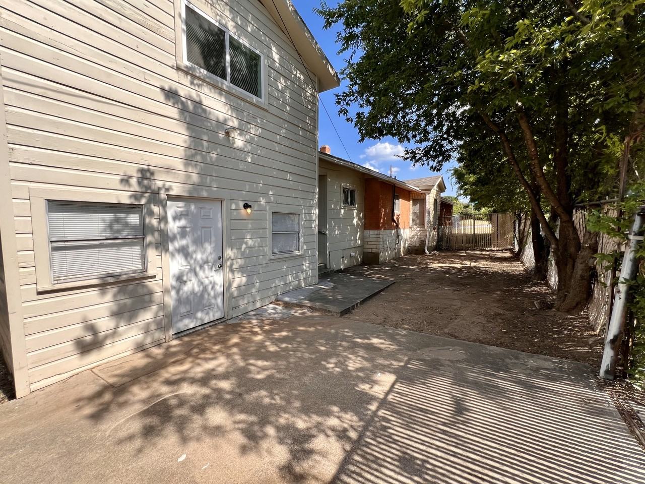 5638 Curzon Ave #1 - Photo 7 of 31