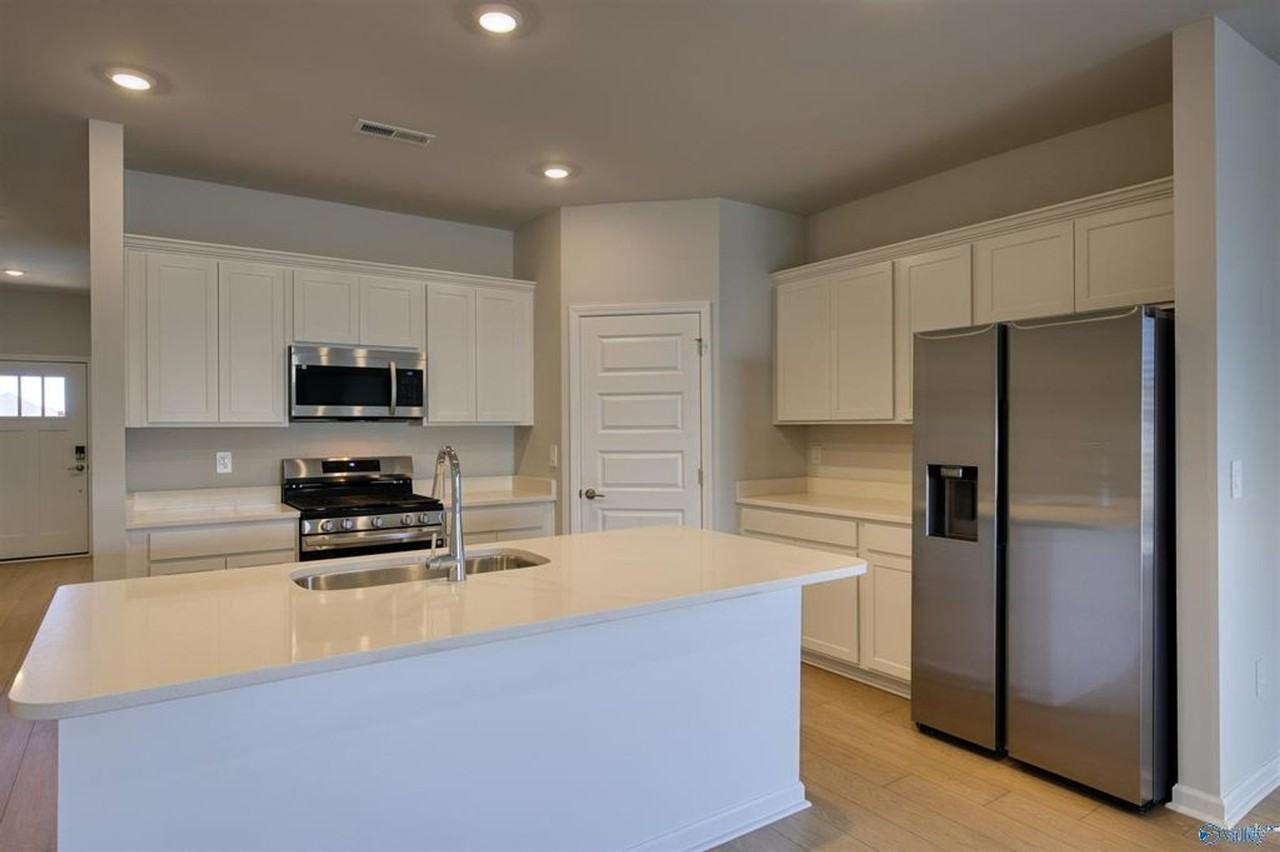 319 Allene Way - Photo 6 of 18