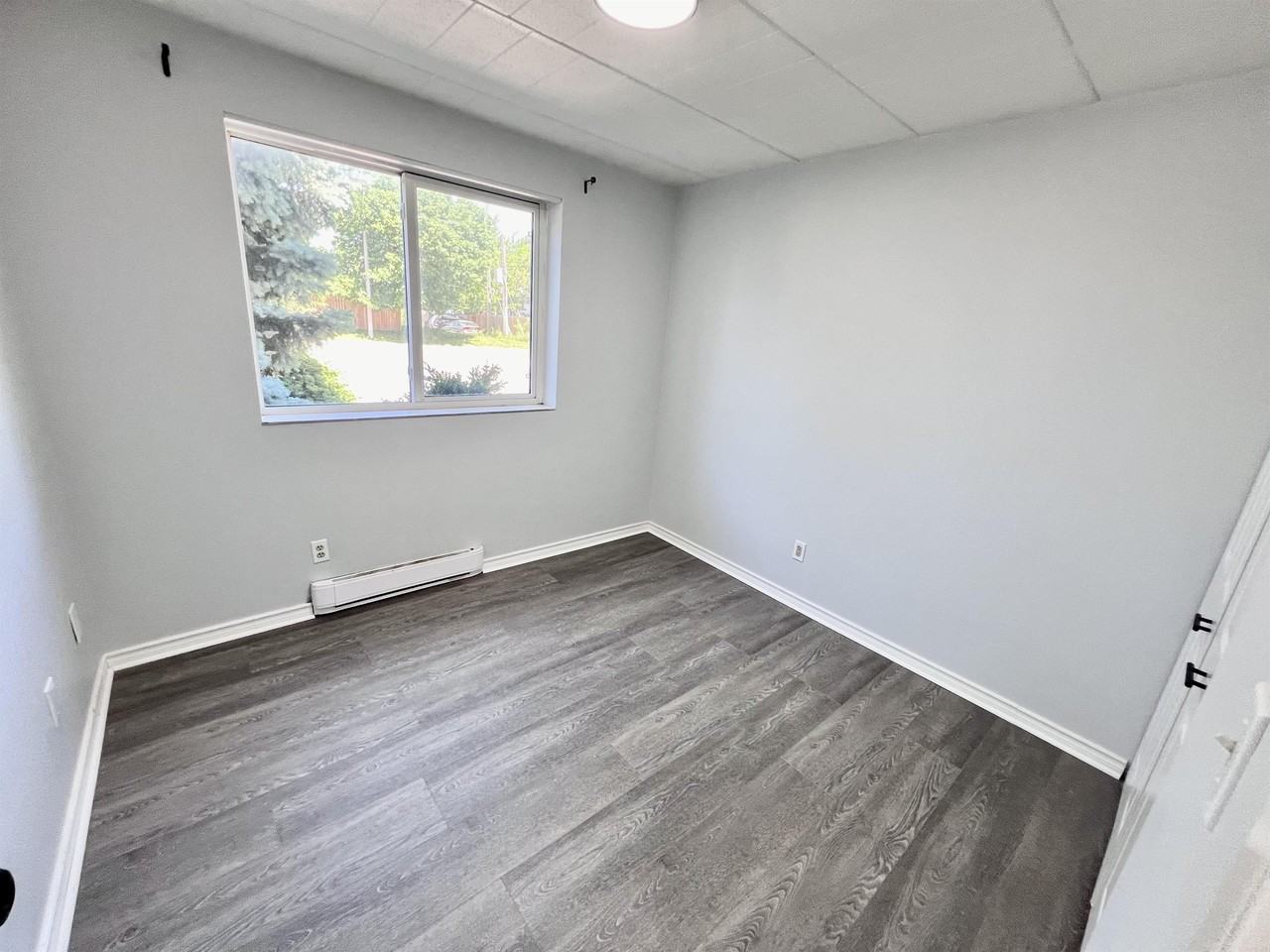 471 Tecumseh Rd W #101 - Photo 6 of 10