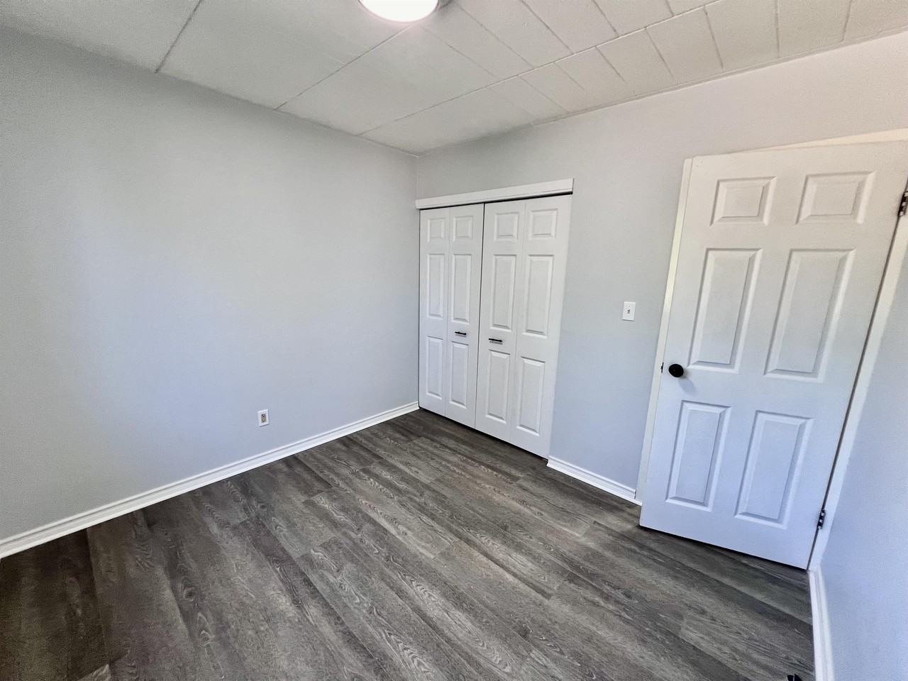 471 Tecumseh Rd W #101 - Photo 7 of 10