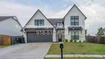 featured image of 7104 S Kalanchoe Ave