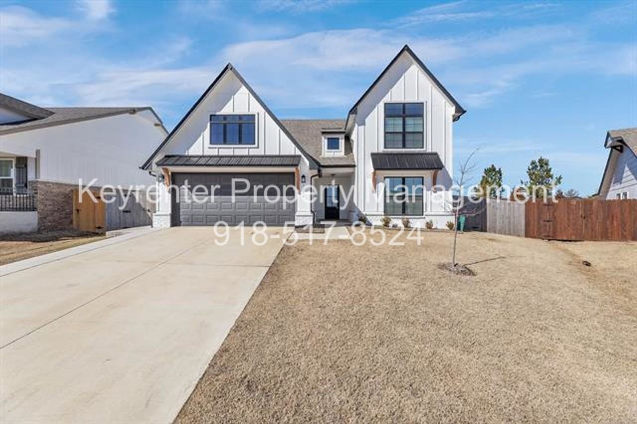 7104 S Kalanchoe Ave - Photo 2 of 38