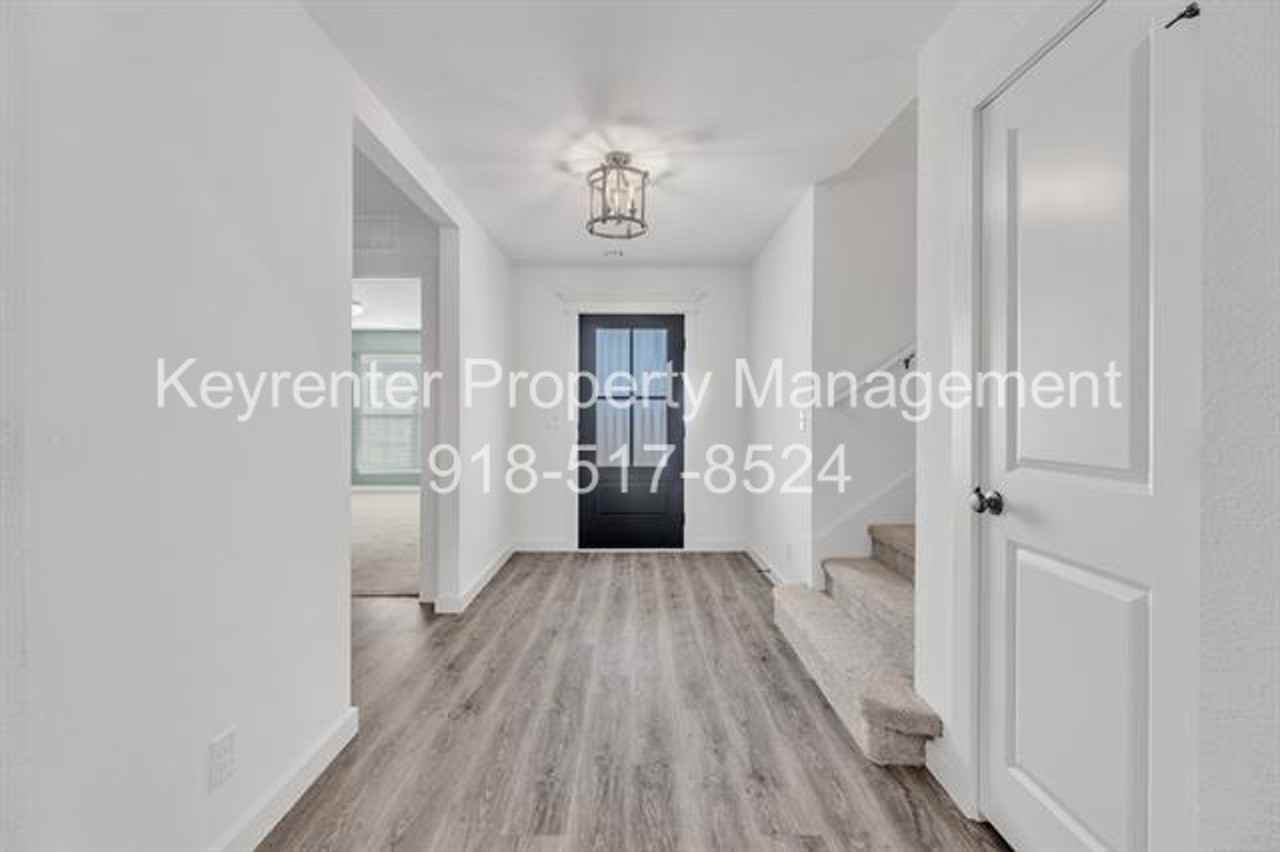7104 S Kalanchoe Ave - Photo 4 of 38