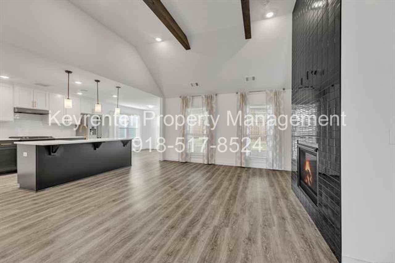 7104 S Kalanchoe Ave - Photo 6 of 38