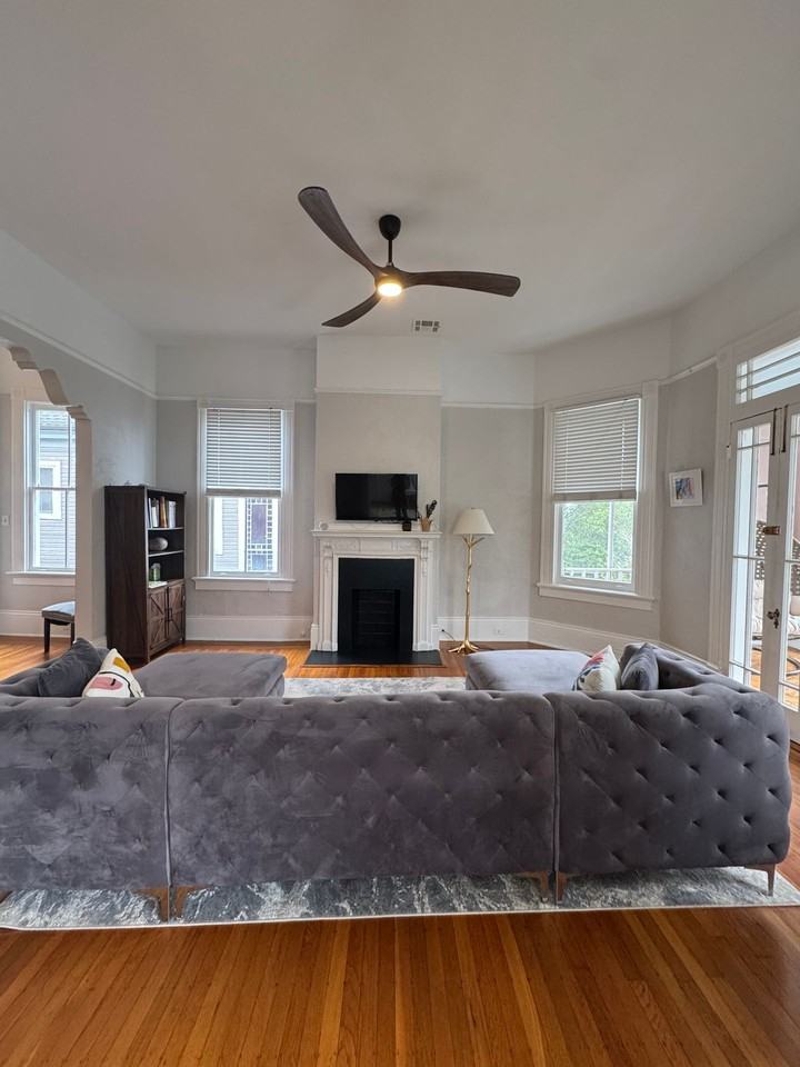 1660 Dufossat St - Photo 3 of 43