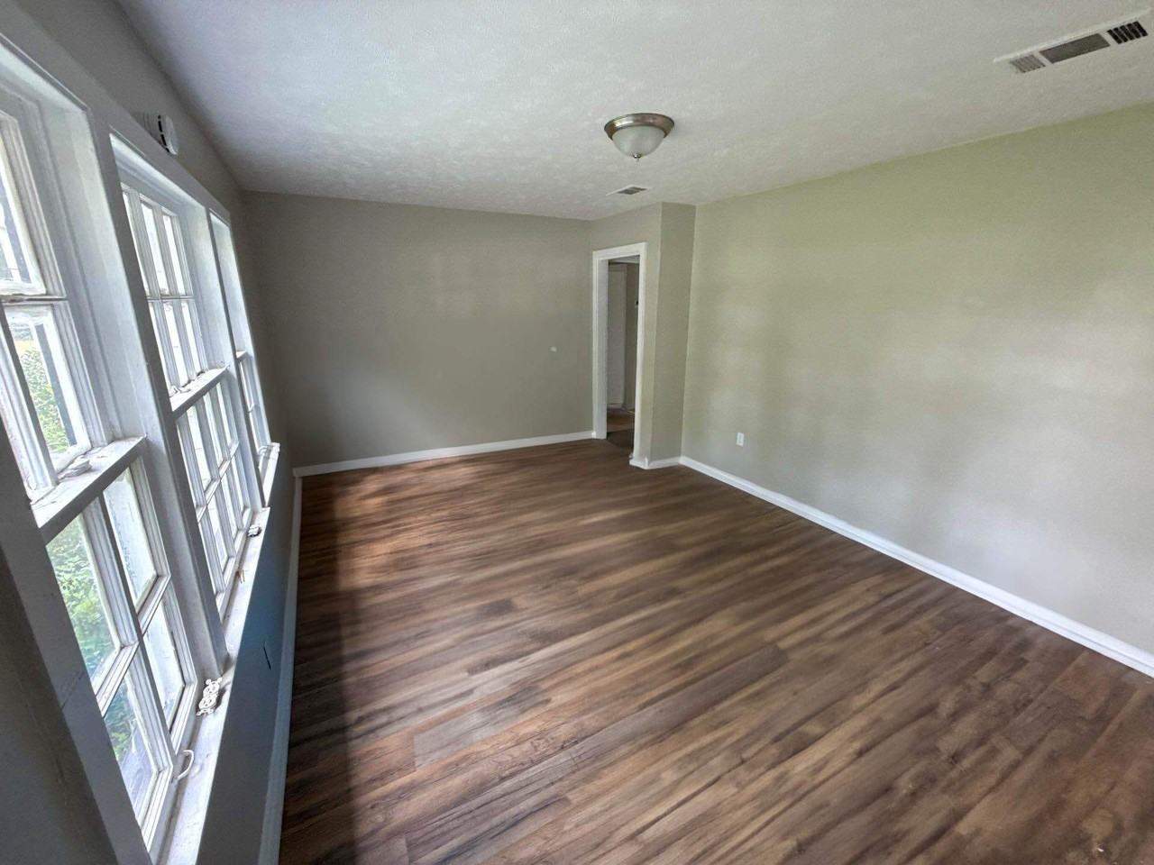 402 Willaman St #1 - Photo 3 of 6