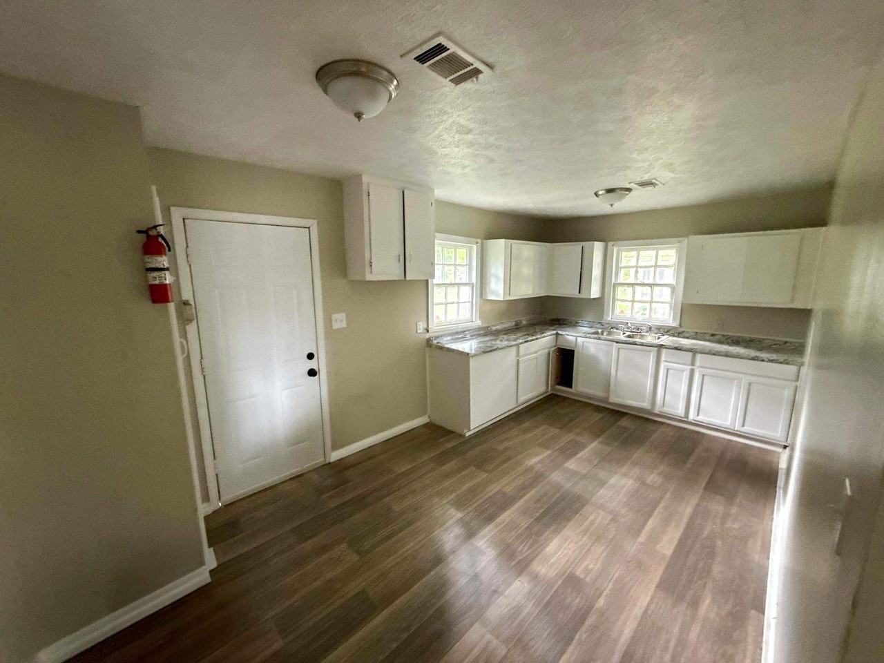 402 Willaman St #1 - Photo 4 of 6