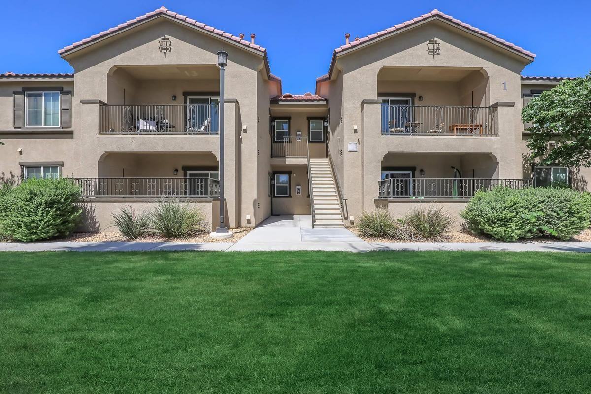 14374 Borego Rd - Photo 2 of 50