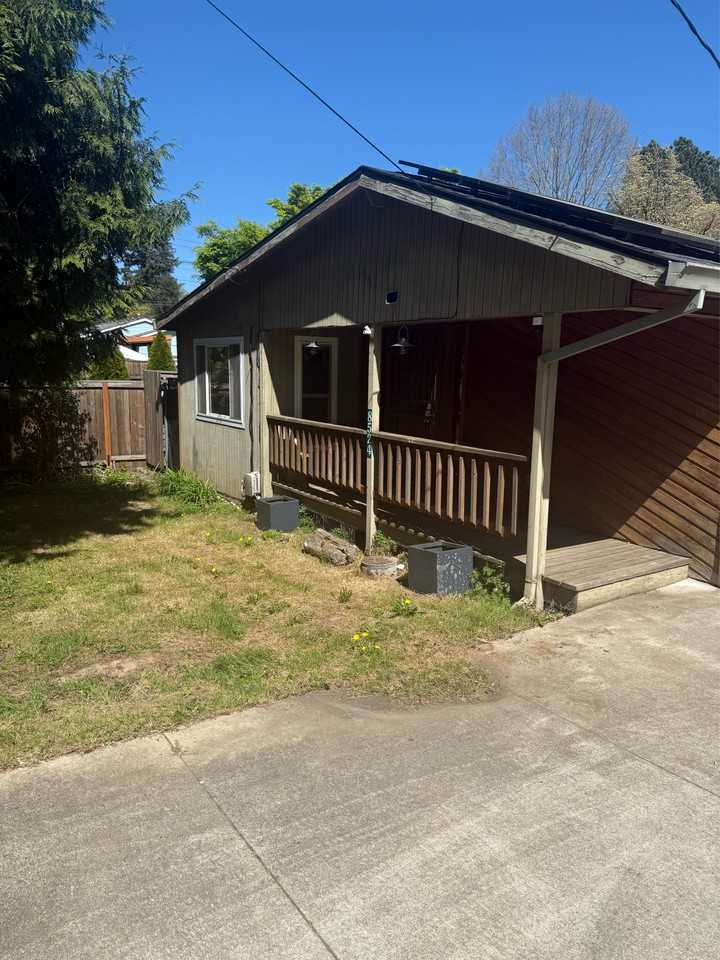 8524 Se 28th Ave #1 - Photo 2 of 4