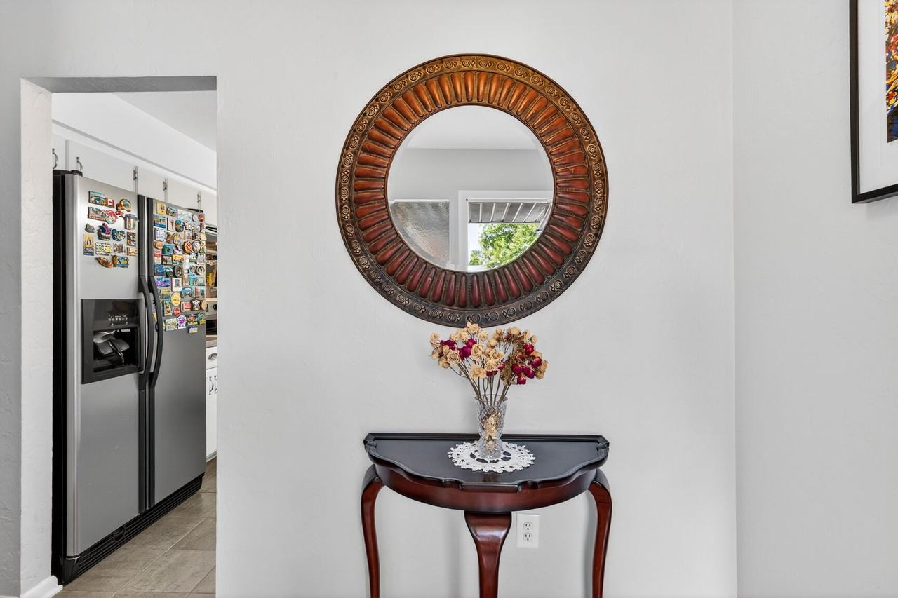 4604 Nw 44th Pl #1 - Photo 5 of 34