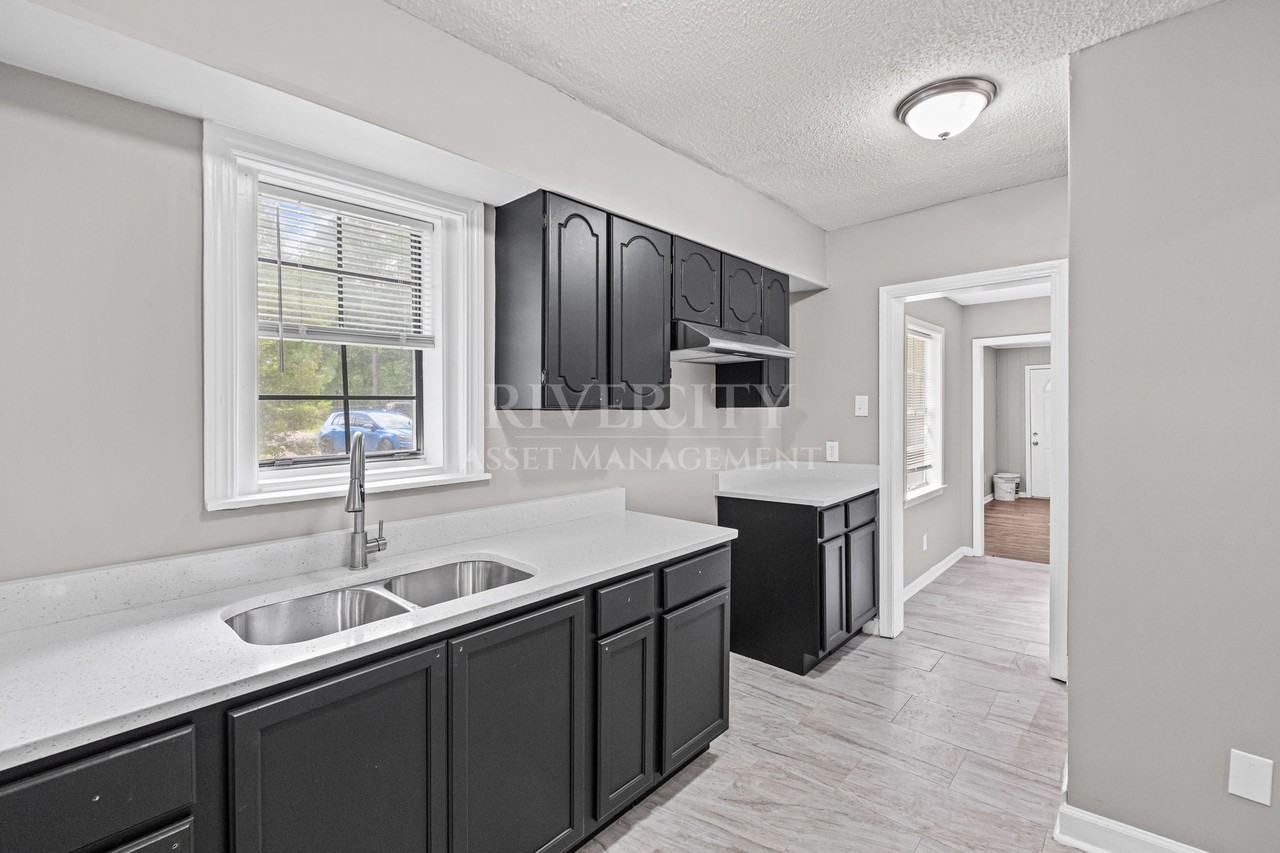 4051 Auburn Rd #1 - Photo 4 of 15