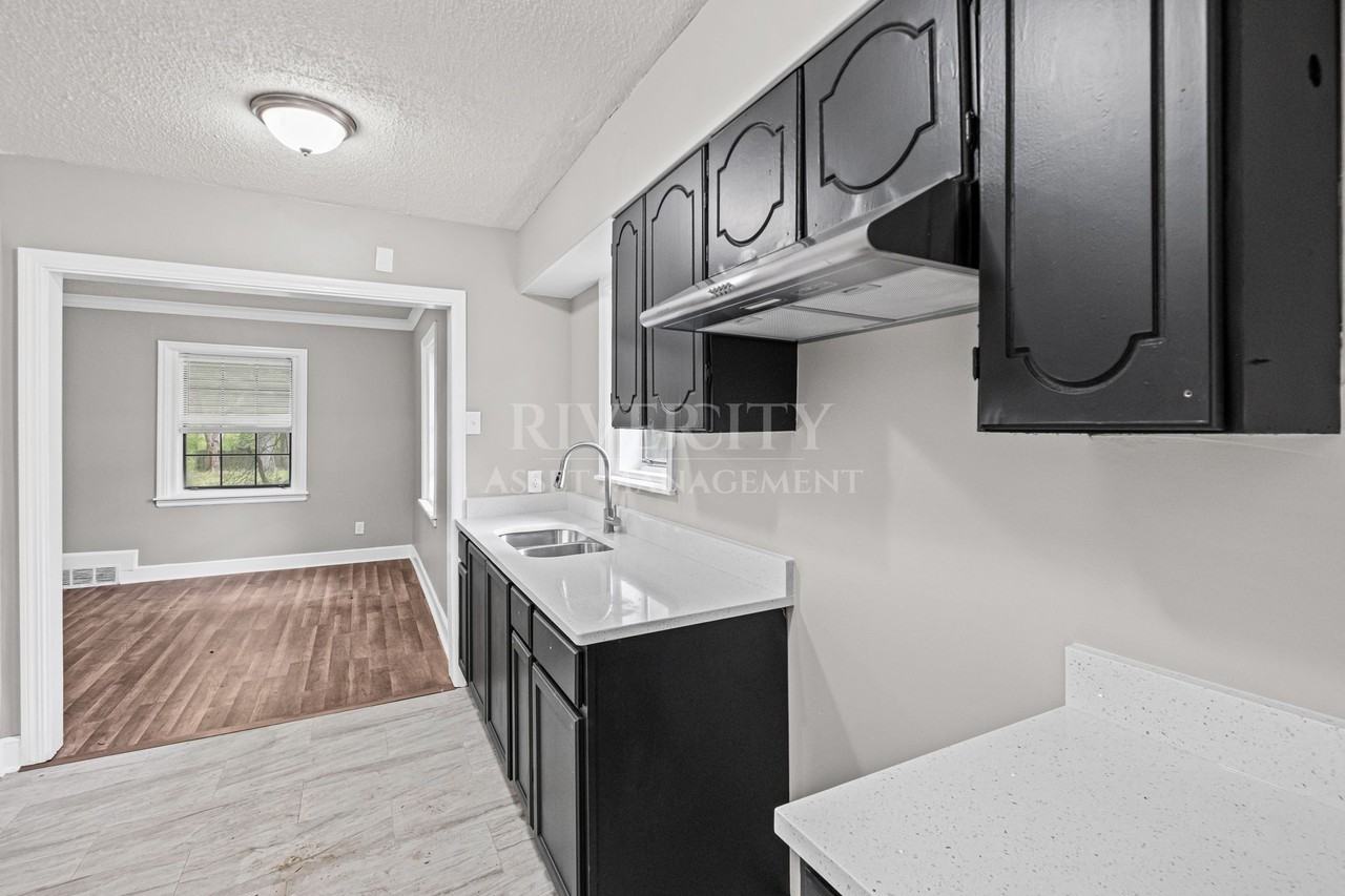 4051 Auburn Rd #1 - Photo 7 of 15