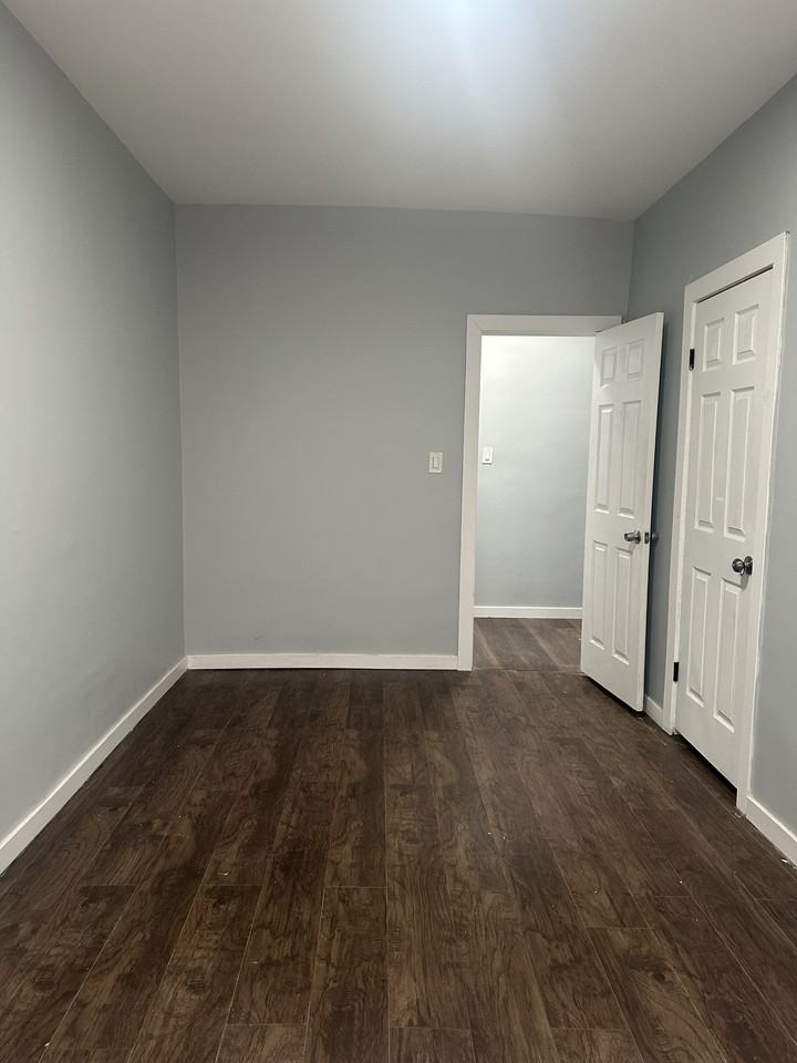 154 Radford St Apt 4c #4C - Photo 4 of 7