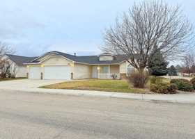 featured image of 2901 N Valam Ave