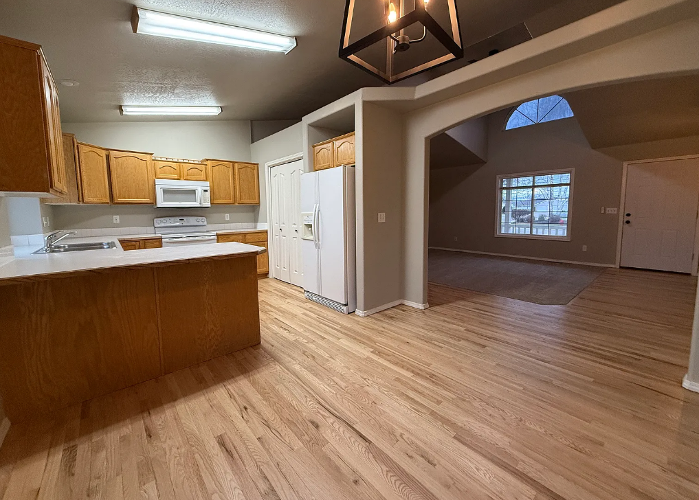 2901 N Valam Ave - Photo 2 of 7