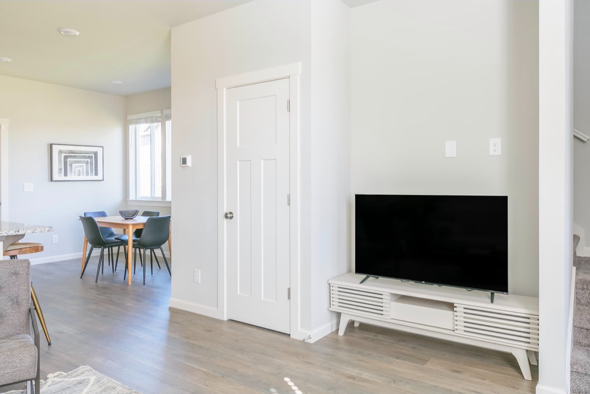 7743 Se Kinnaman St #1 - Photo 4 of 28