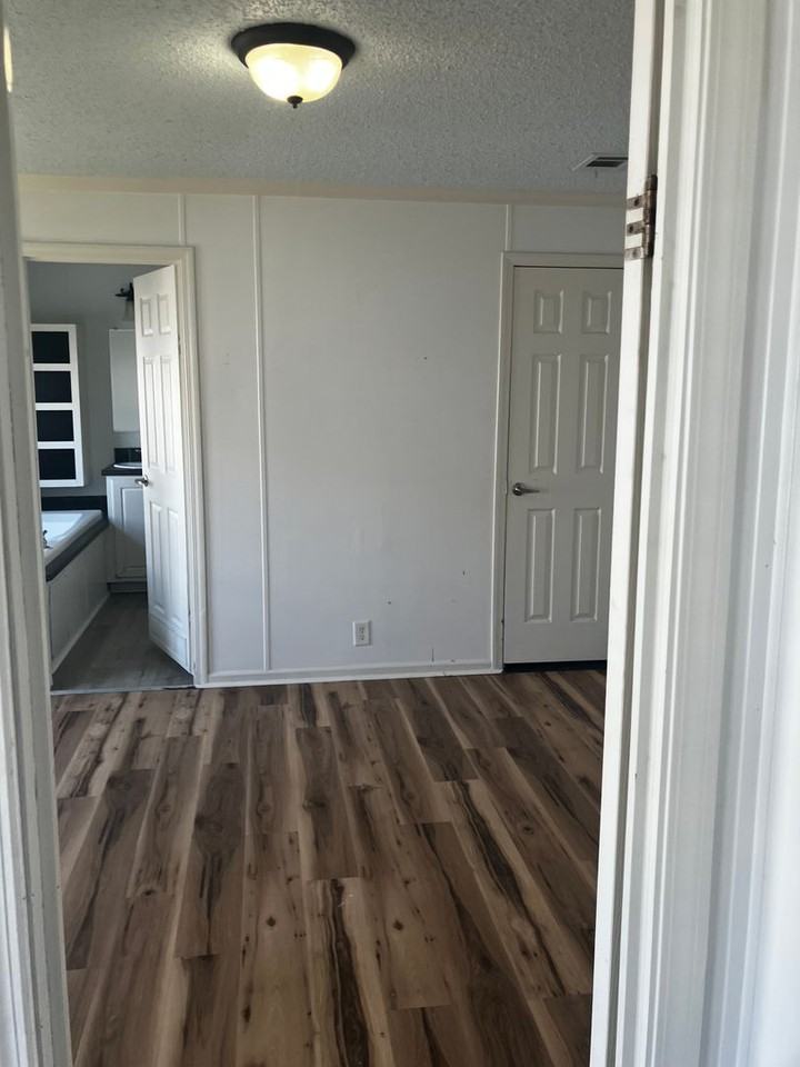 1626 Bradley Ln - Photo 7 of 22