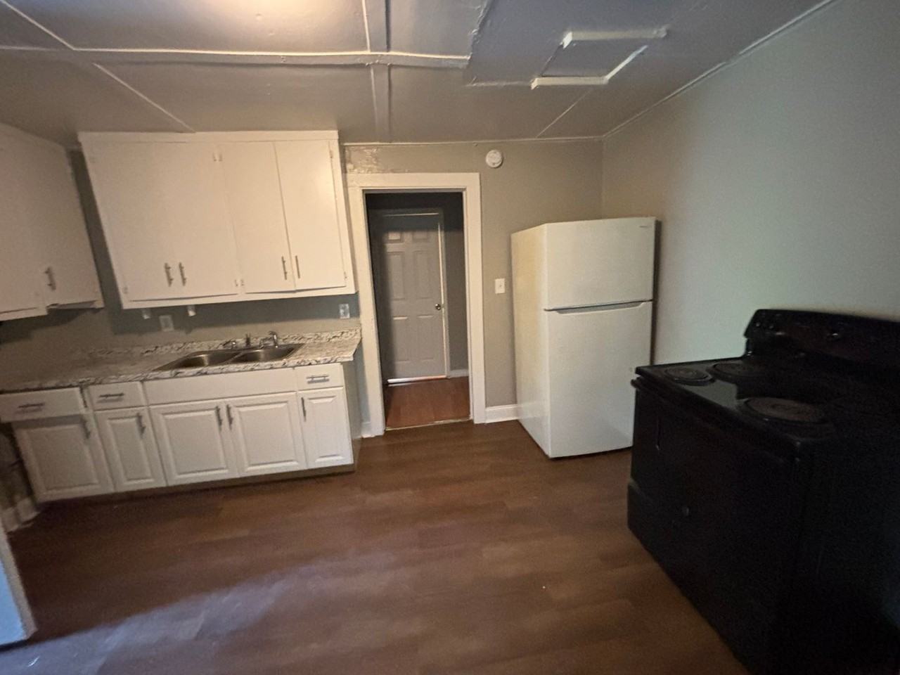 2525 Propst St - Photo 3 of 5
