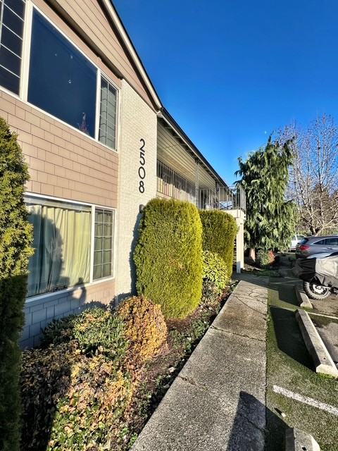2510 Crystal Springs Rd W #2510-6 - Photo 3 of 20