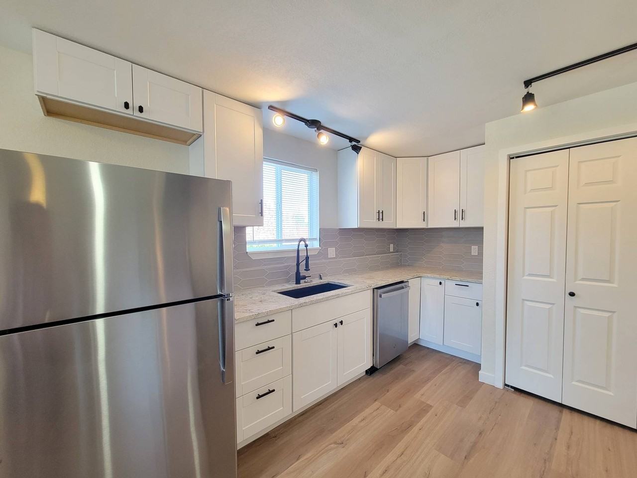 1109 S Olympia Pl #A - Photo 3 of 15