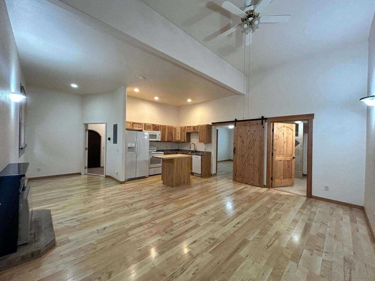 118 Kent Ln - Photo 2 of 21