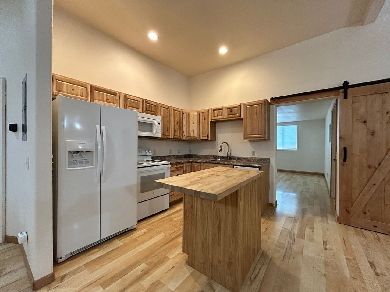 118 Kent Ln - Photo 3 of 21