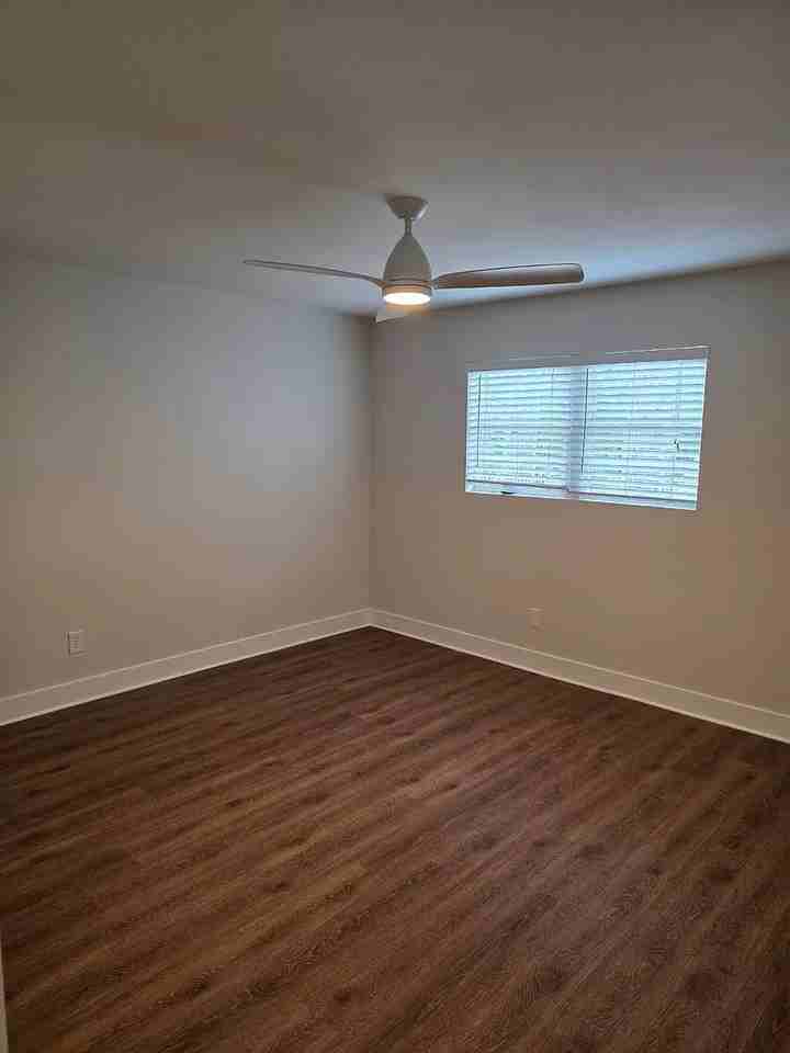 806 Park Ln #806 - Photo 5 of 16