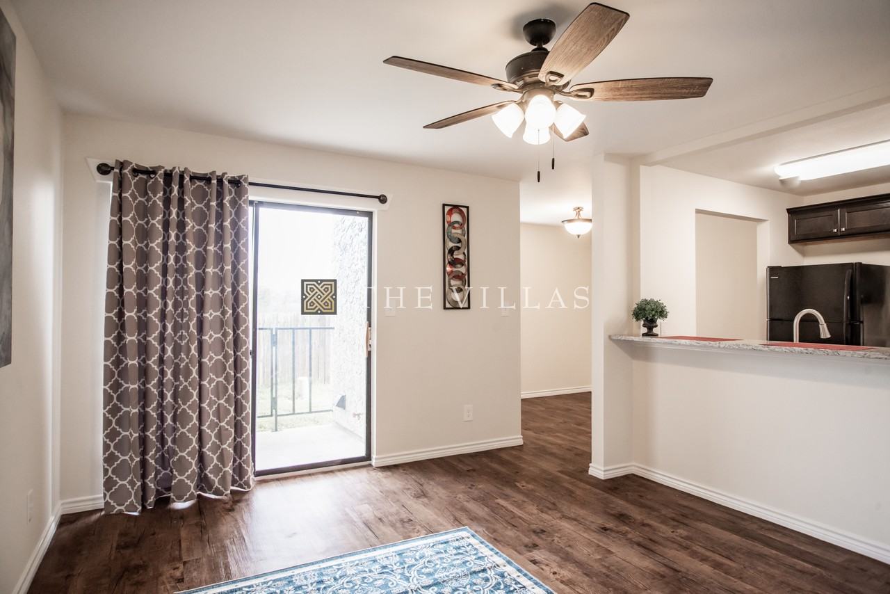 313 Costa Del Oro St - Photo 3 of 14