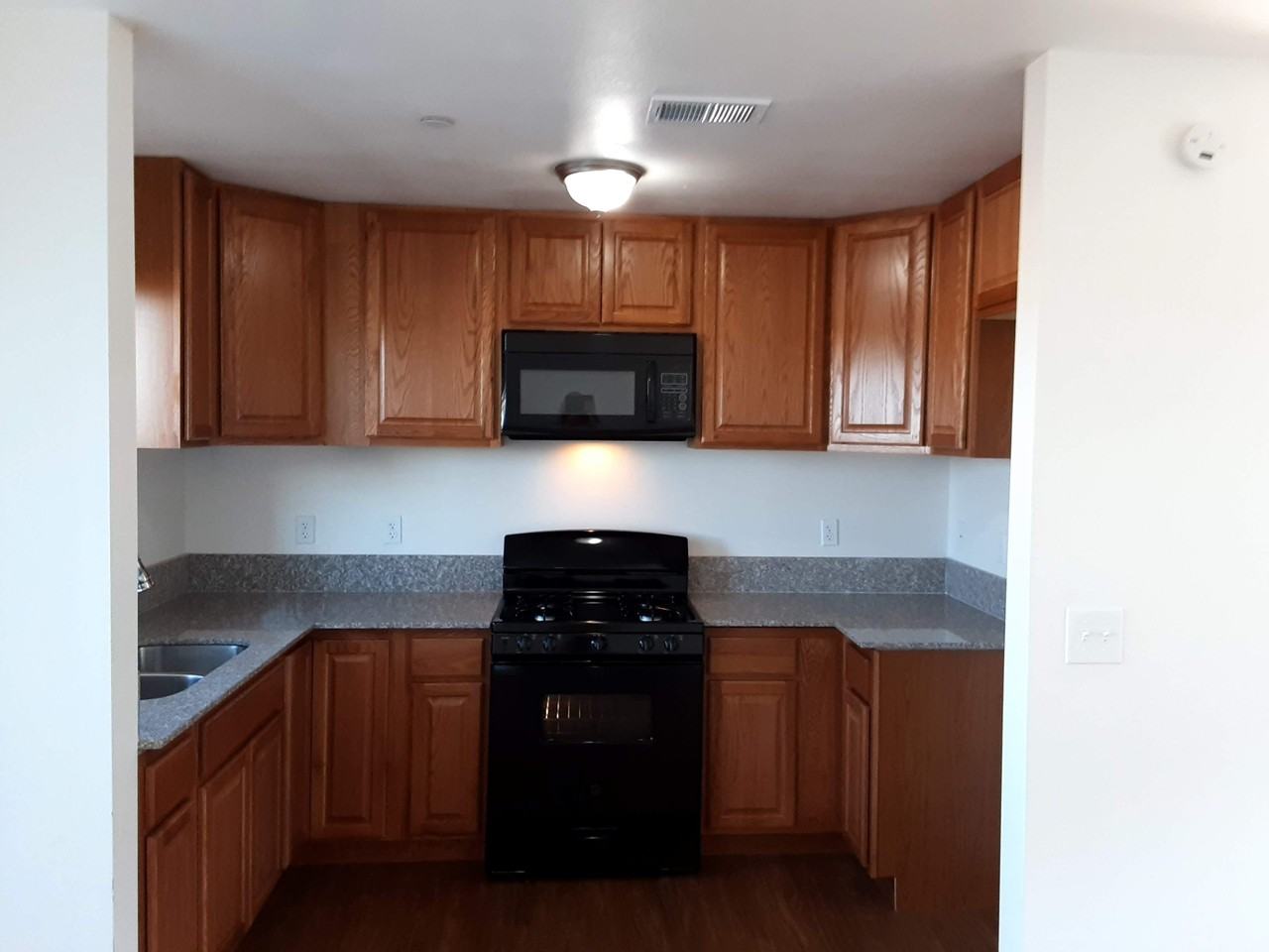 158 Amberidge Dr #1 - Photo 3 of 8