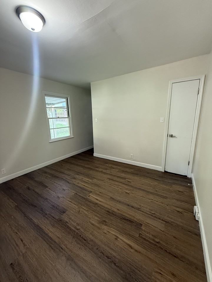 424 Tupelo Way #1 - Photo 4 of 10