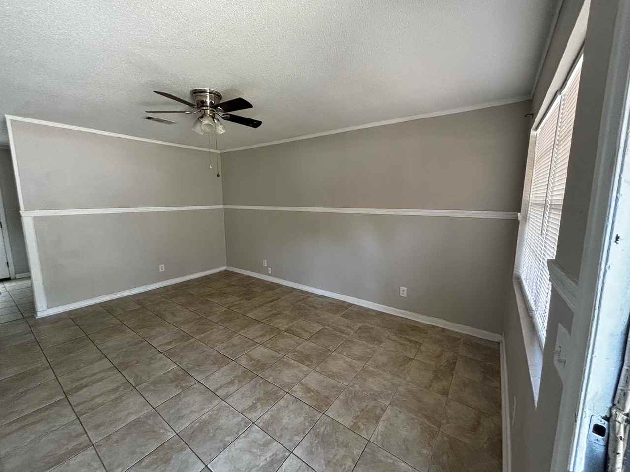 709 Fleming Rd - Photo 5 of 10