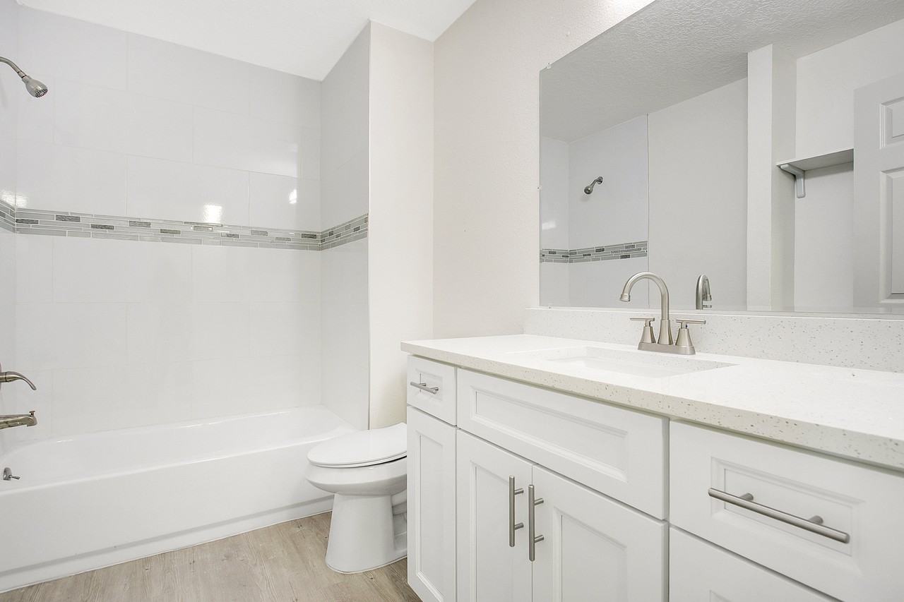 1217 W 6th St #1 - Photo 3 of 7